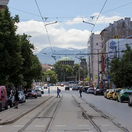Landmark 1bdr In Center, Next To Metro Διαμέρισμα *